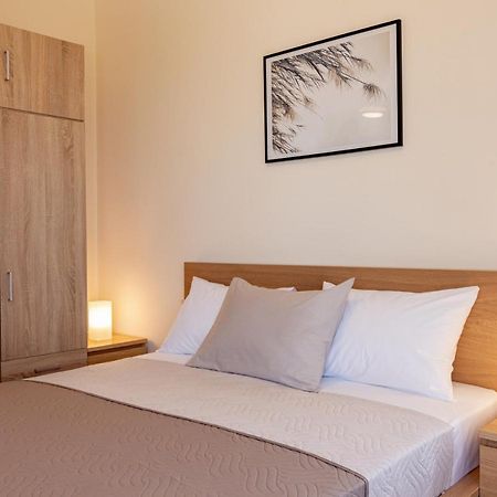 Cretan Fleur Apartments เอลาโฟนีซี ภายนอก รูปภาพ