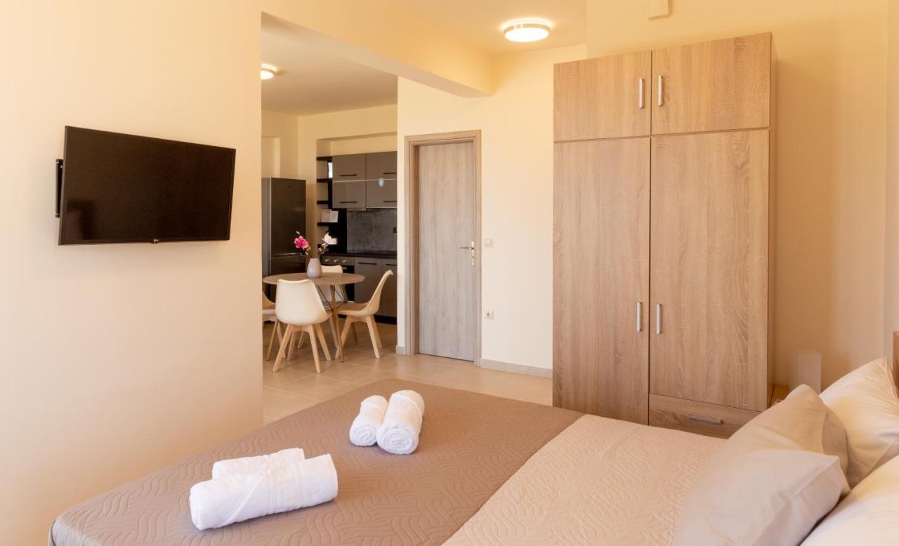 Cretan Fleur Apartments เอลาโฟนีซี ภายนอก รูปภาพ
