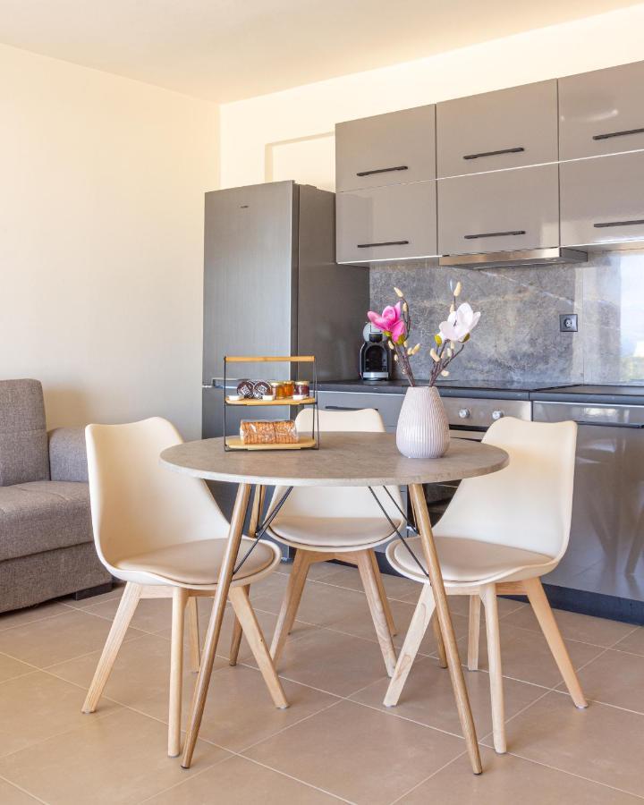 Cretan Fleur Apartments เอลาโฟนีซี ภายนอก รูปภาพ