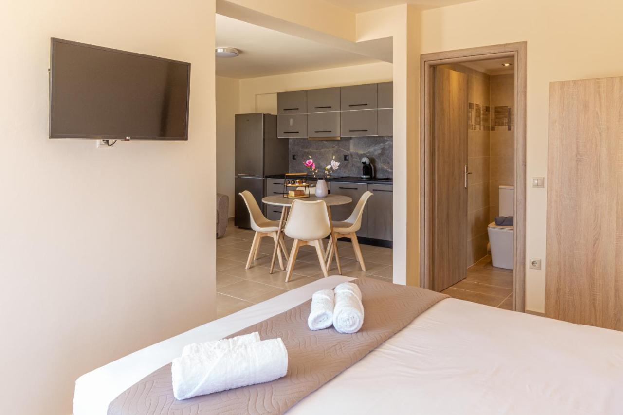 Cretan Fleur Apartments เอลาโฟนีซี ภายนอก รูปภาพ